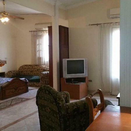 Elegant Heliopolis, Studio-Apartment Kairo Eksteriør billede